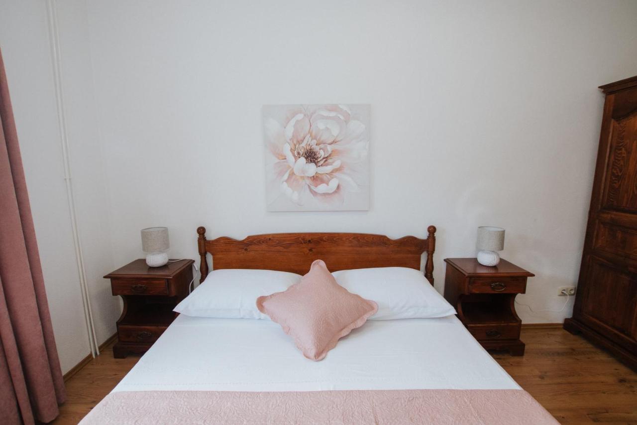 Apartment Deni โซลิน ภายนอก รูปภาพ