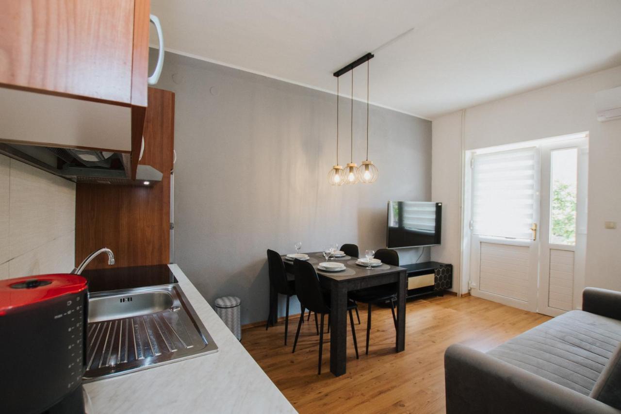 Apartment Deni โซลิน ภายนอก รูปภาพ