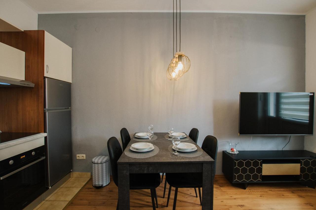 Apartment Deni โซลิน ภายนอก รูปภาพ