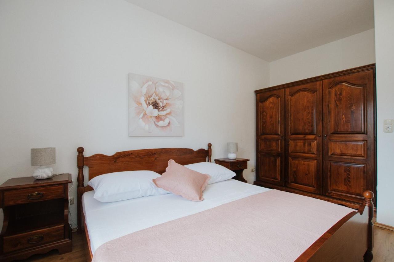 Apartment Deni โซลิน ภายนอก รูปภาพ
