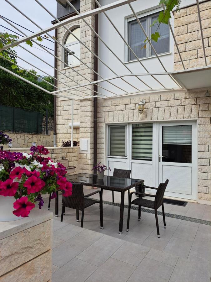 Apartment Deni โซลิน ภายนอก รูปภาพ